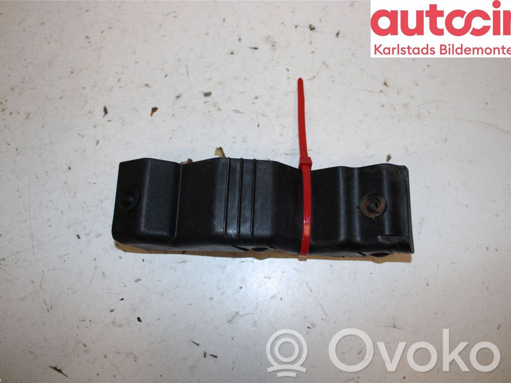 Audi TT Mk1 Front bumper mounting bracket 