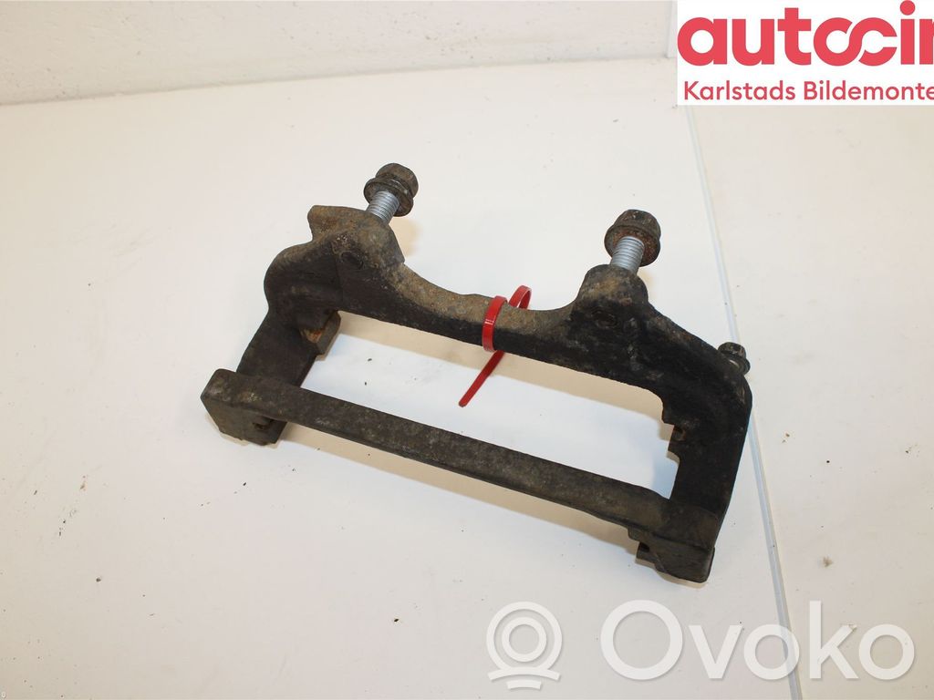Mocowanie przedniego zacisku hamulca   5137669AA
