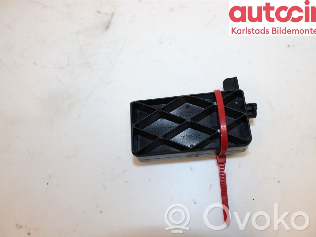 Volvo V70 Radiator support slam panel bracket 