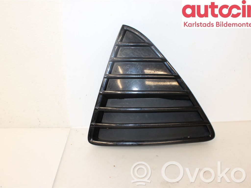 Ford Focus Front bumper lower grill 