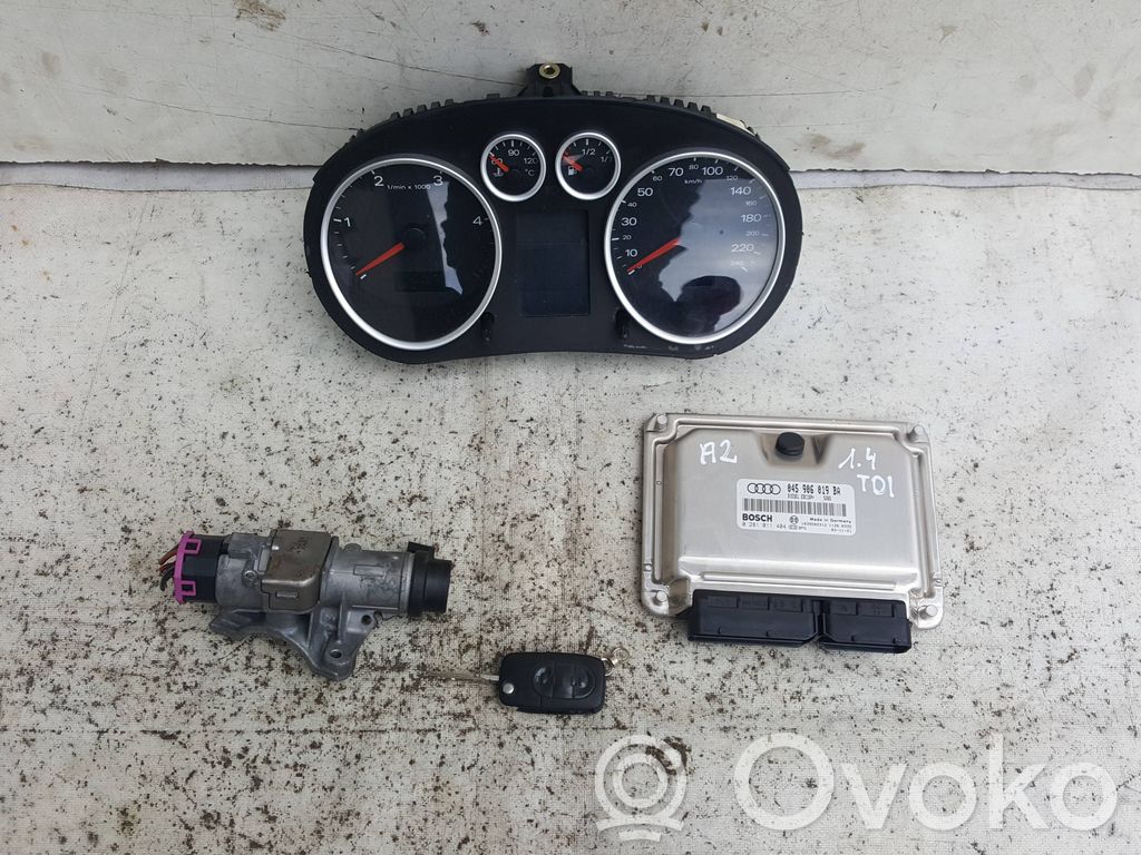 Unidad de control/módulo del motor   045906019BA,0281011404