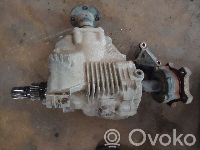 Skrzynia rozdzielcza / Reduktor   331008H60B,Y400995