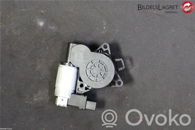Mazda 3 I Motor del regulador de la ventanilla de la puerta delantera 