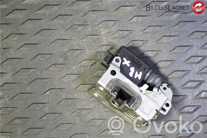 Dacia Duster Rear door lock 