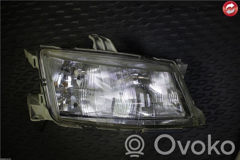 Saab 9-5 Lampa przednia 