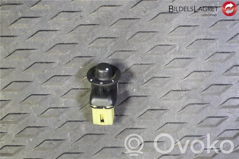 Chrysler 300 - 300C Wing mirror switch 
