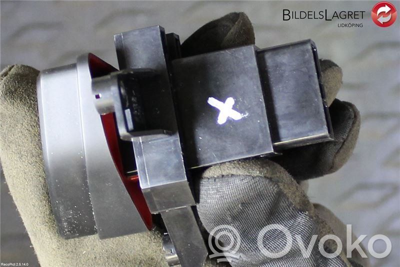 Hyundai i30 Botón interruptor de luz de peligro 