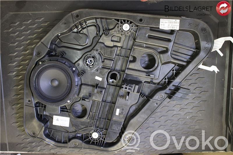KIA Ceed Mecanismo para subir la puerta delantera sin motor 