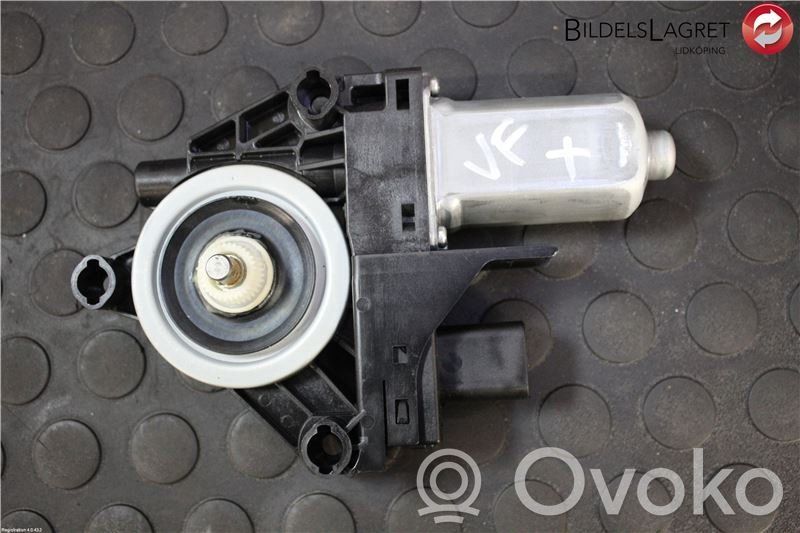 Silnik regulatora szyby drzwi przednich   K68209827AB,C22329100,141031