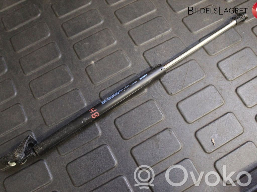 Mitsubishi ASX Tailgate strut 