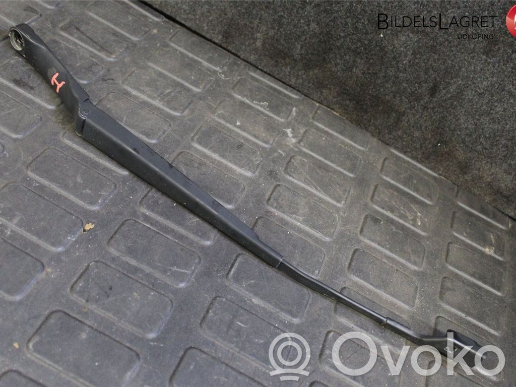 Opel Astra J Ramię wycieraczki szyby przedniej / czołowej 