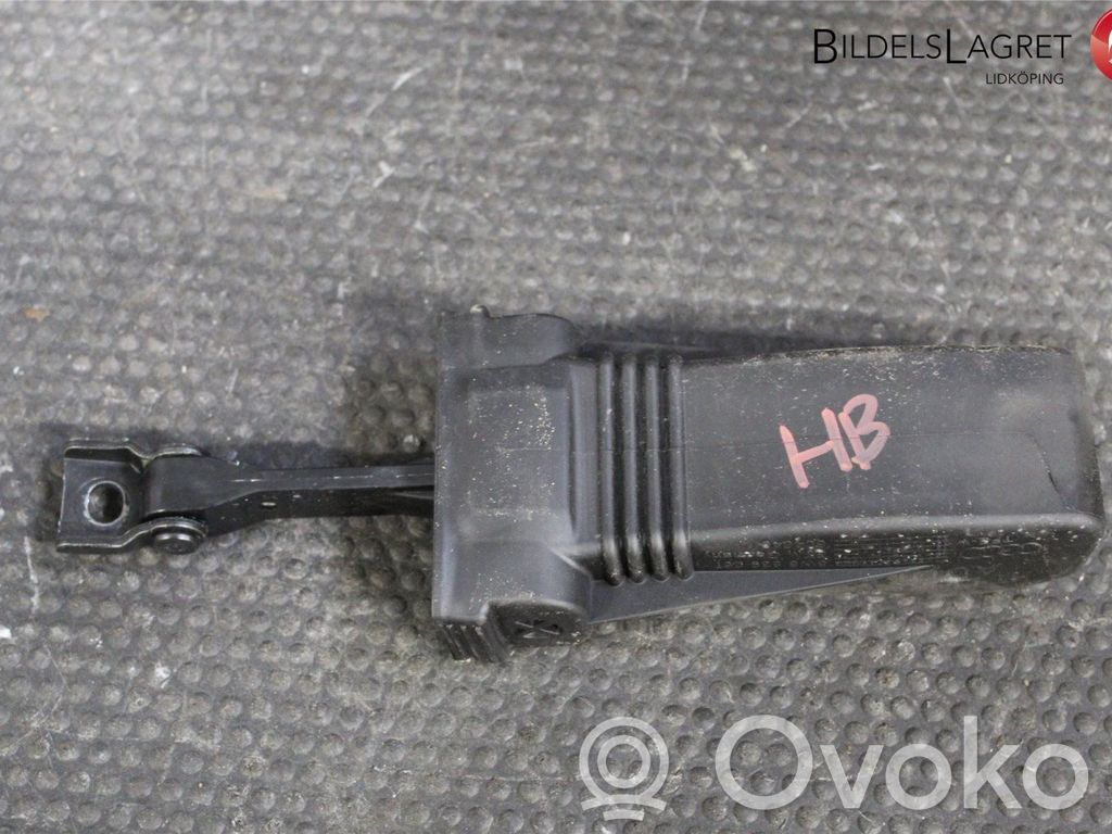 Audi A5 Takaoven pidätin 