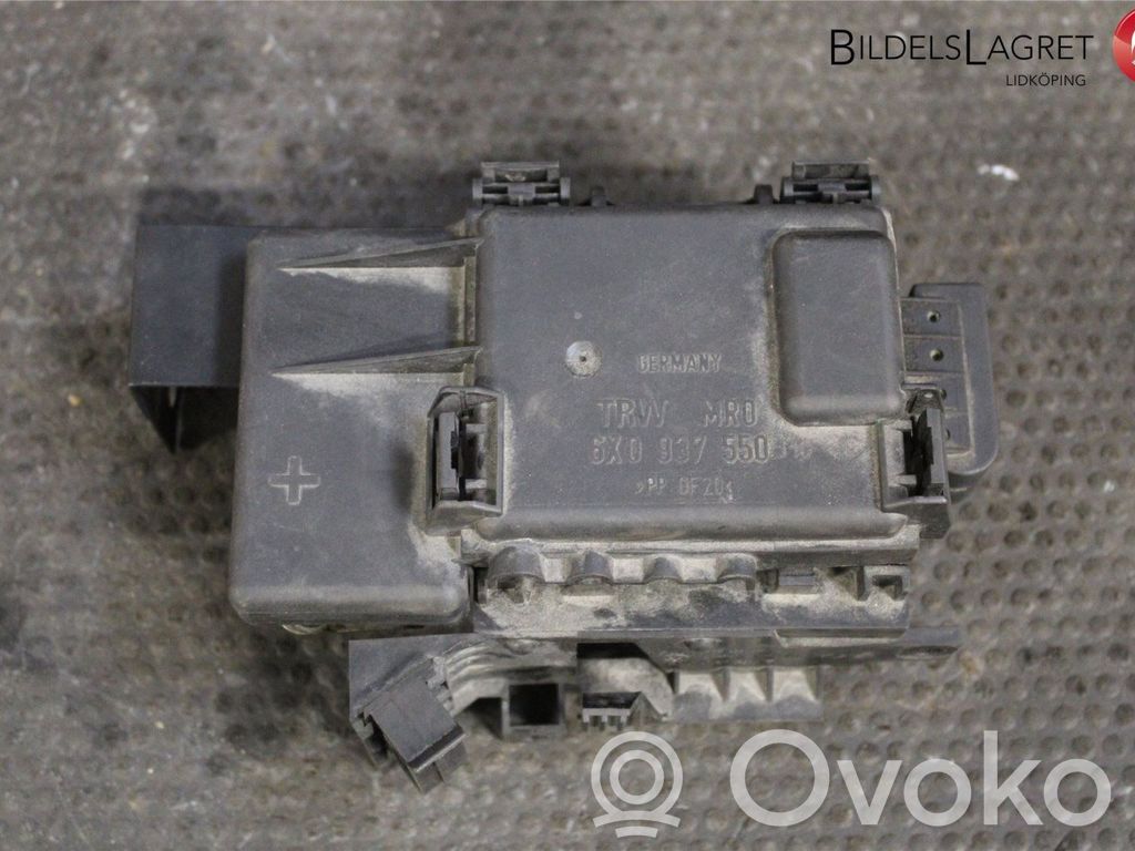 Volkswagen Polo III 6N 6N2 6NF Fuse module 