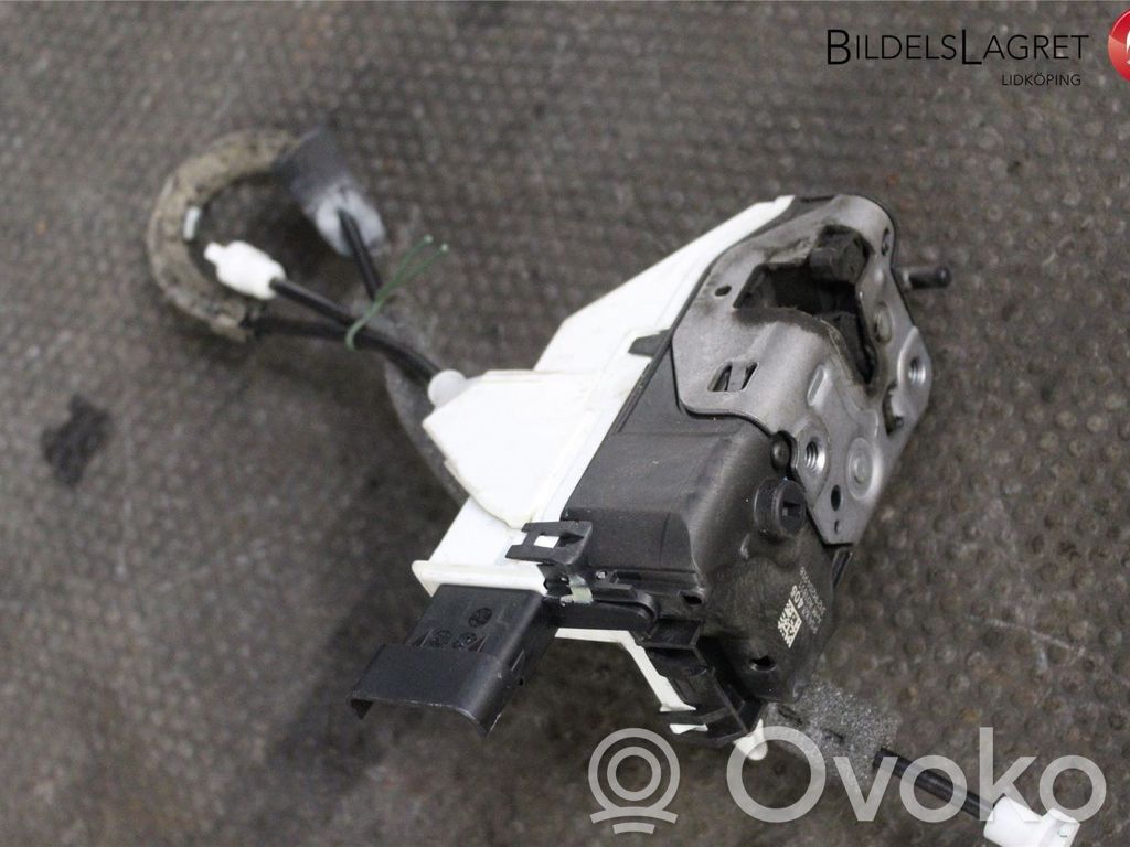 Citroen Berlingo Front door lock 