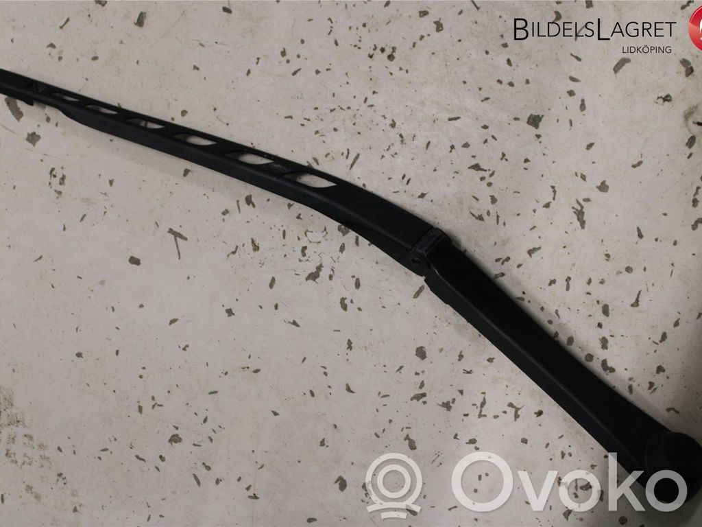 BMW 5 E60 E61 Front wiper blade arm 