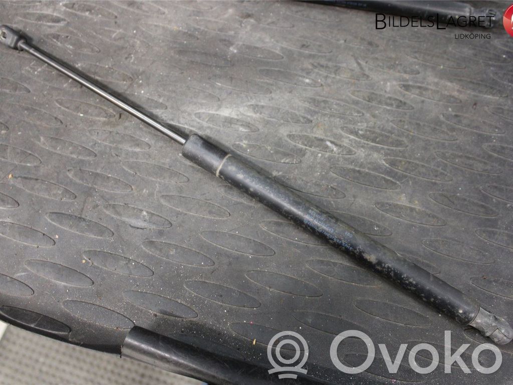 Volkswagen Tiguan Amortyzator / Siłownik tylnej klapy bagażnika 