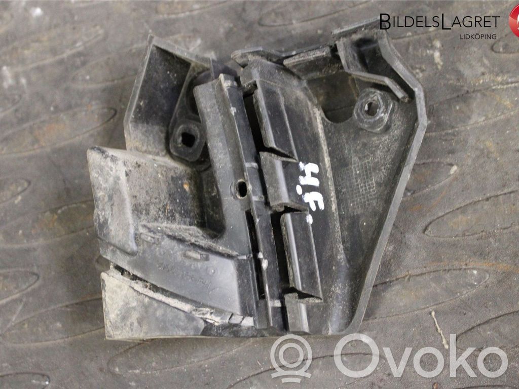 Volvo C30 Front bumper mounting bracket 