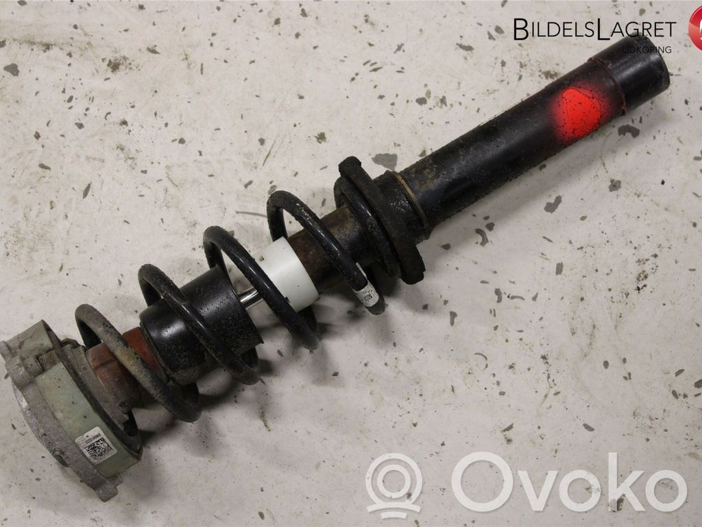 Audi A4 S4 B9 Amortyzator osi przedniej ze sprężyną 