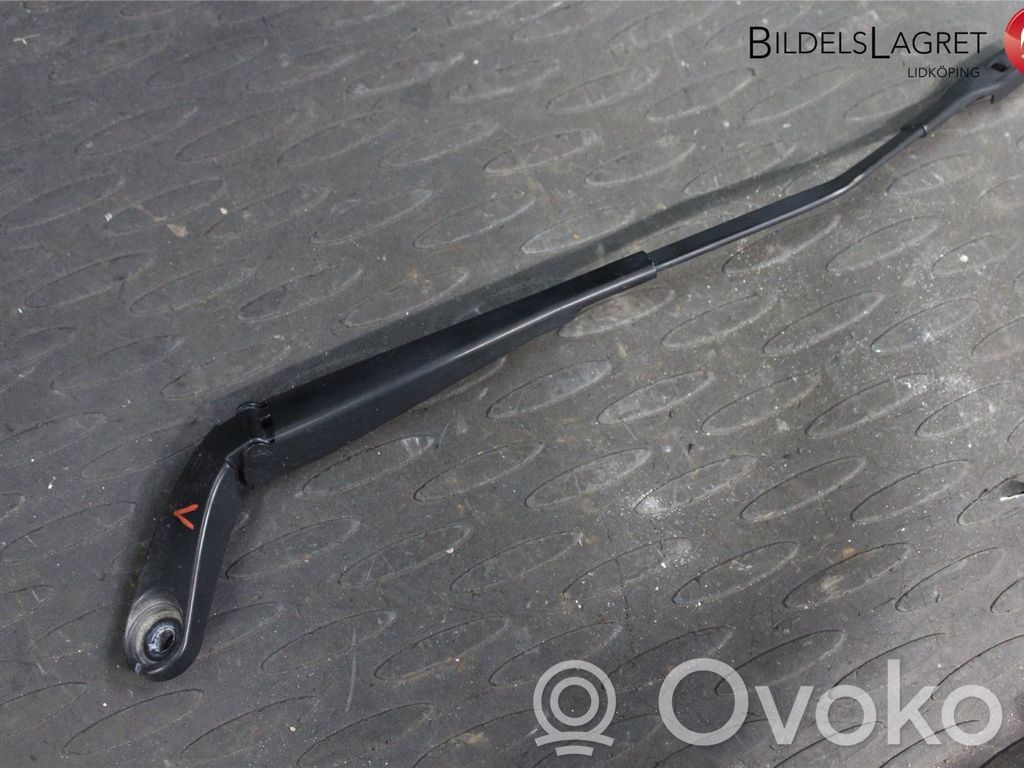 Audi A1 Front wiper blade arm 