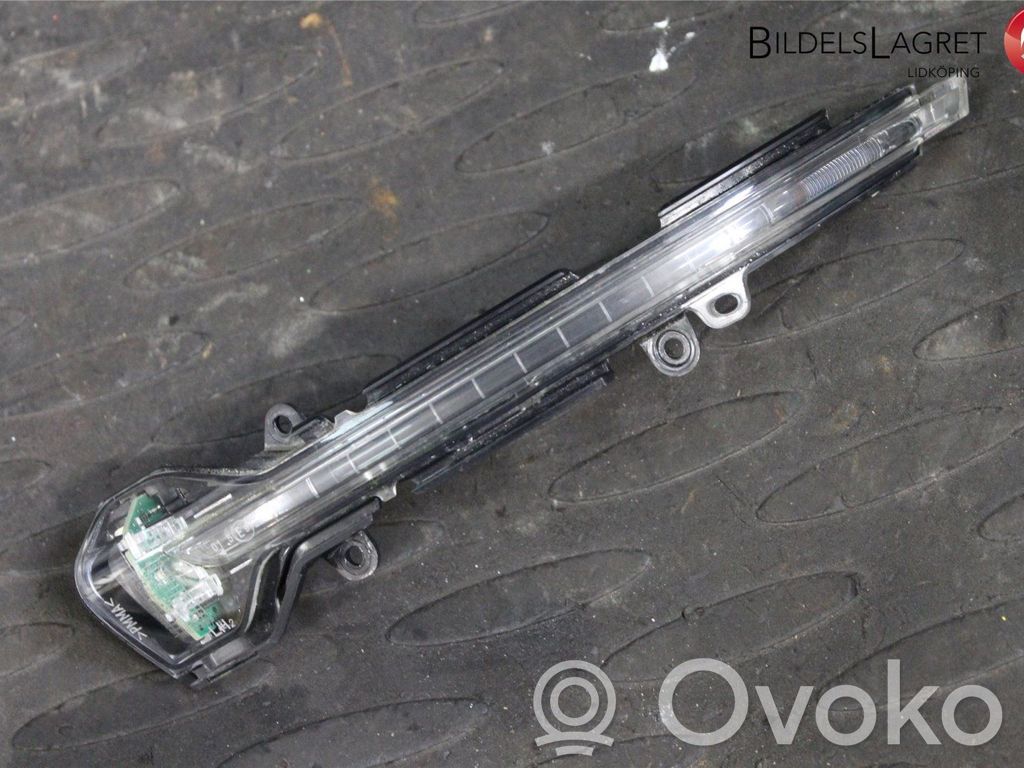 Seat Arona Front fender indicator light 