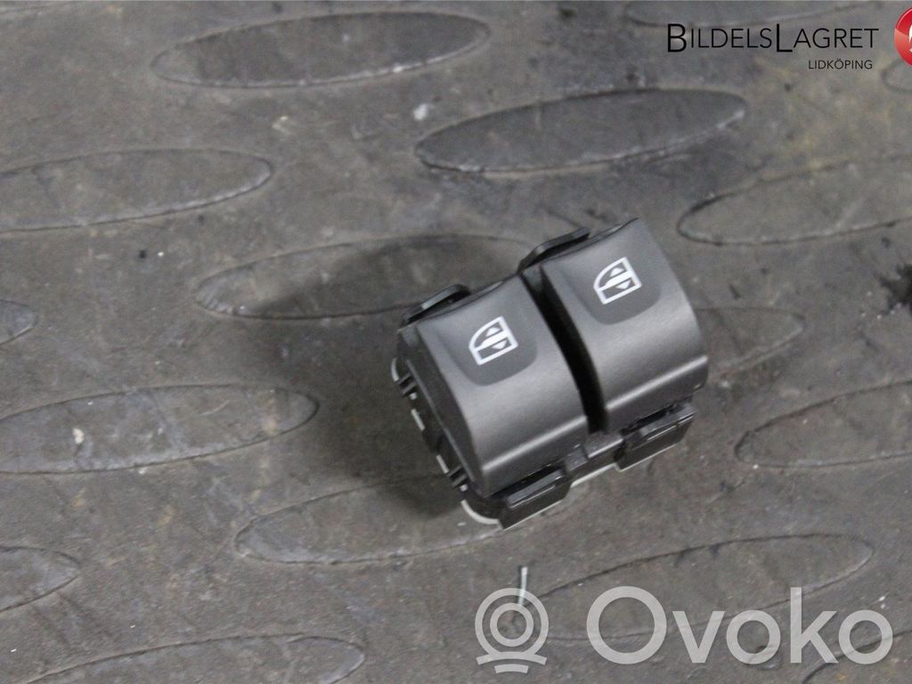 Nissan Primastar Electric window control switch 