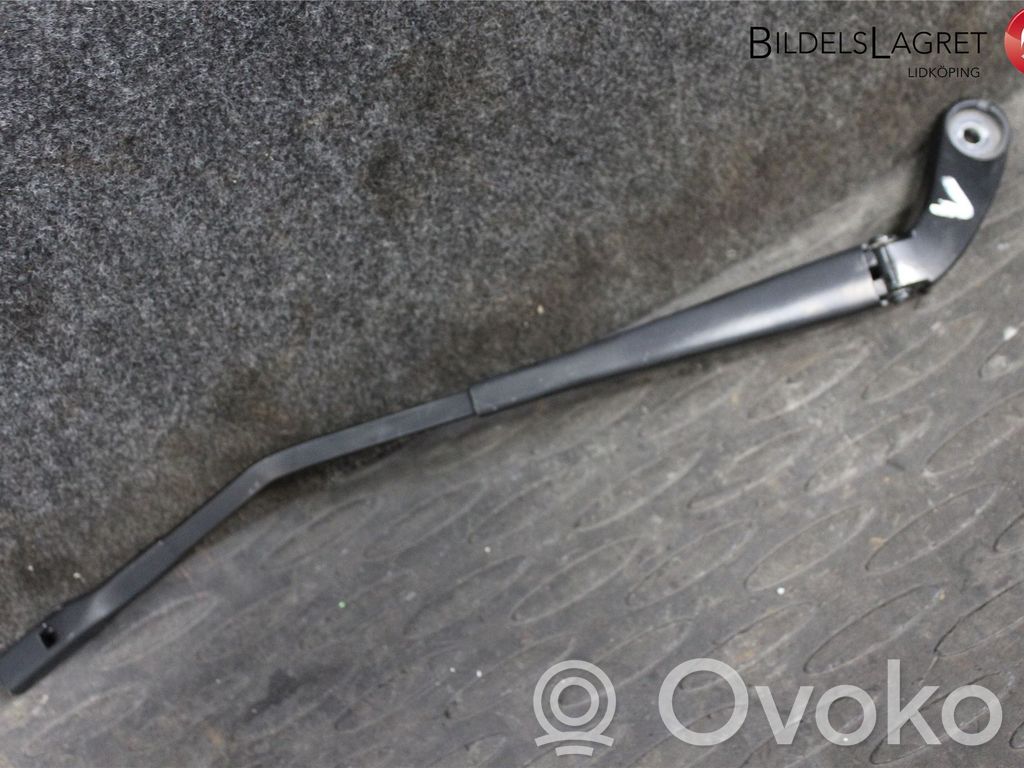 Audi A1 Front wiper blade arm 