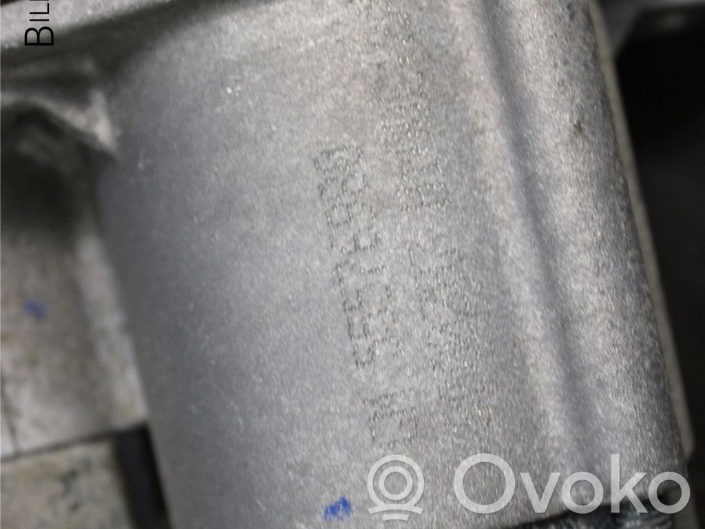 Opel Astra J Starter motor 