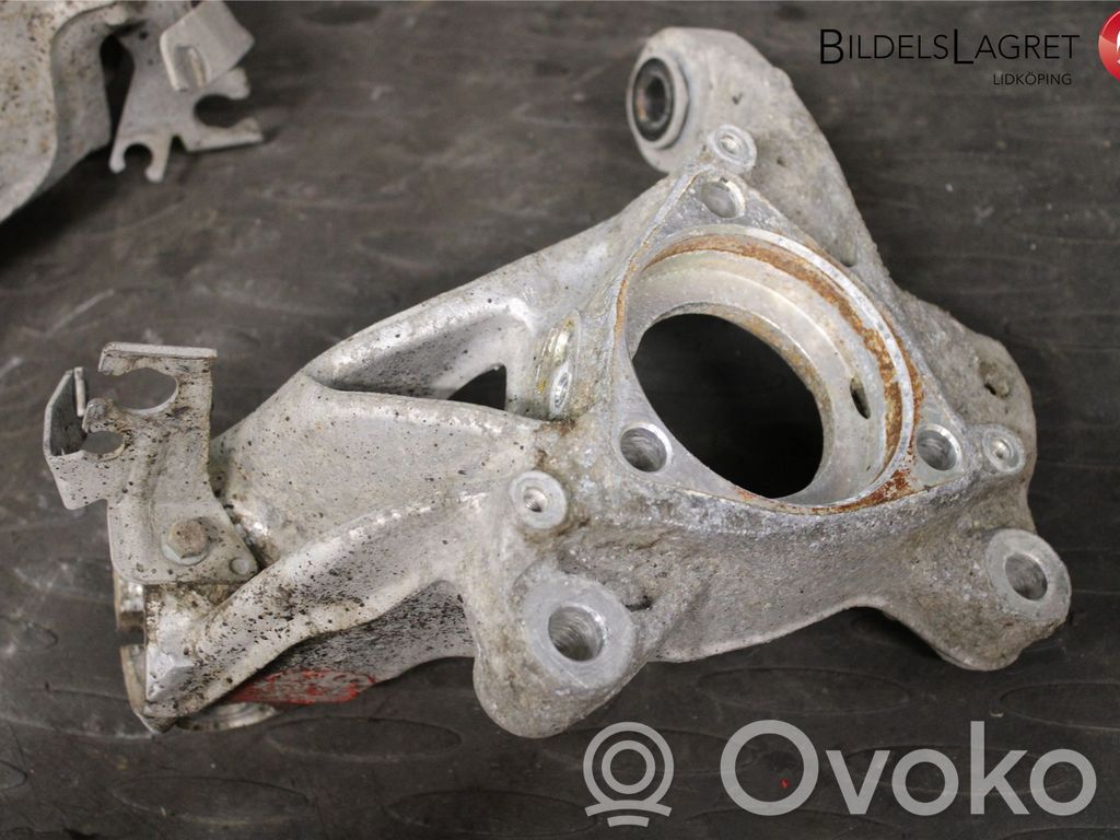 Volkswagen PASSAT B8 Achsschenkel vorne 