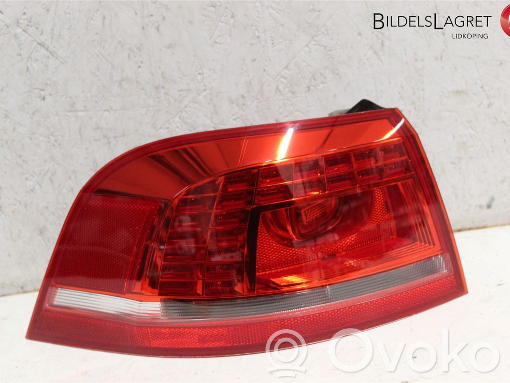Volkswagen PASSAT B7 Lampa tylna 