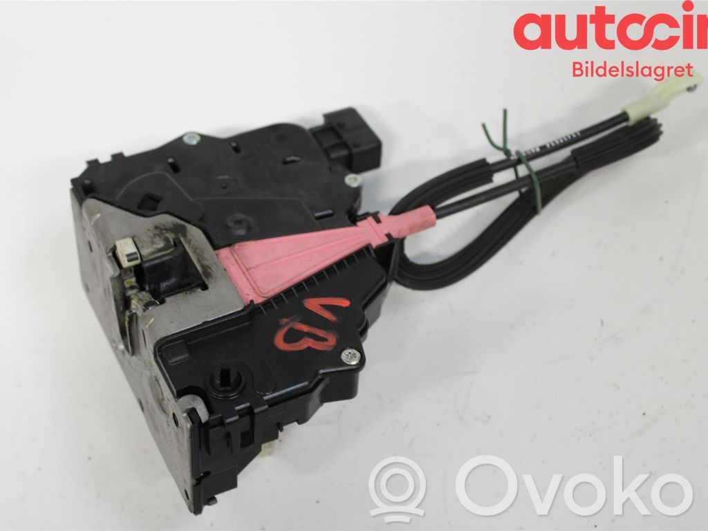 Opel Corsa E Takaoven lukko 