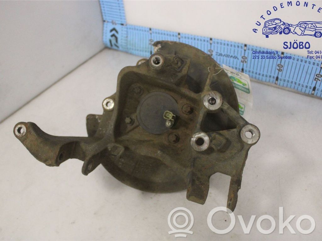 Cubo de rueda delantera   2073015
