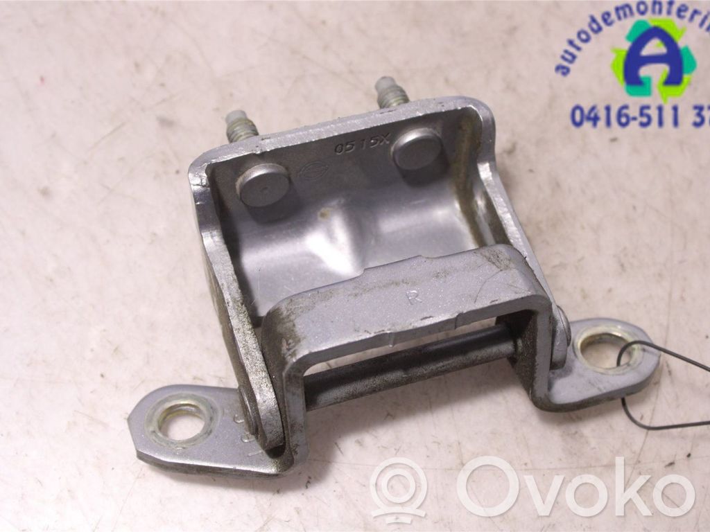 Rear door upper hinge   824003VV0A