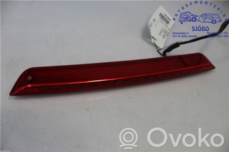 Kolmas/lisäjarruvalo   92700A2300