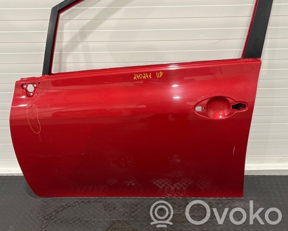 Toyota Auris 150 Drzwi przednie 