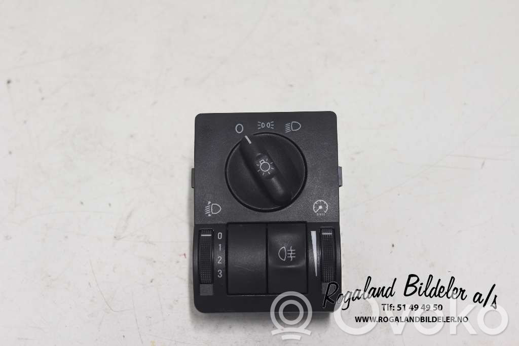 Light switch   9138123,9138123,9138123