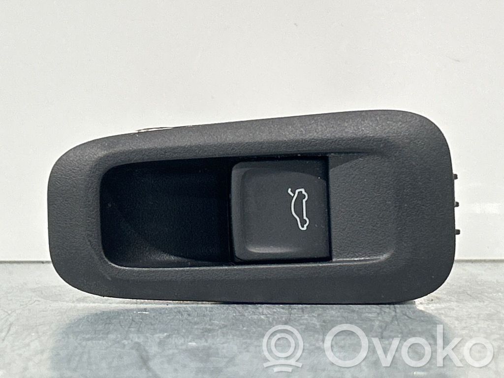 Skoda Enyaq iV Interruptor para abrir la puerta trasera 