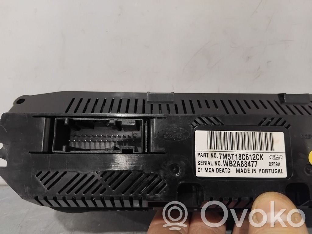 Ford Kuga I Climate control/heater control trim 