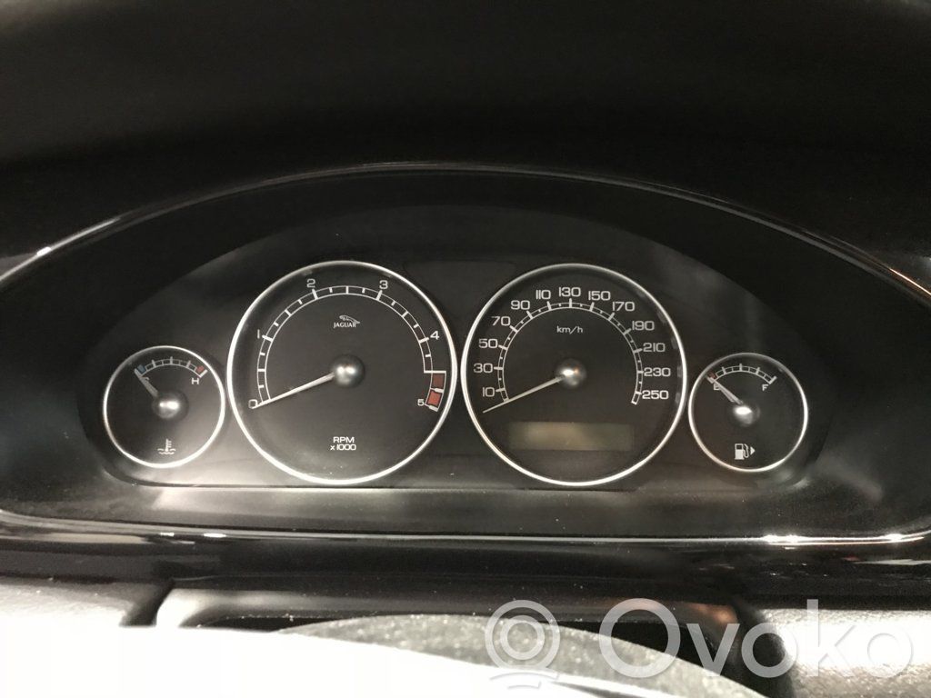 Jaguar X-Type Speedometer (instrument cluster) 