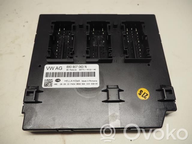 Audi Q3 8U Korin keskiosan ohjainlaite 
