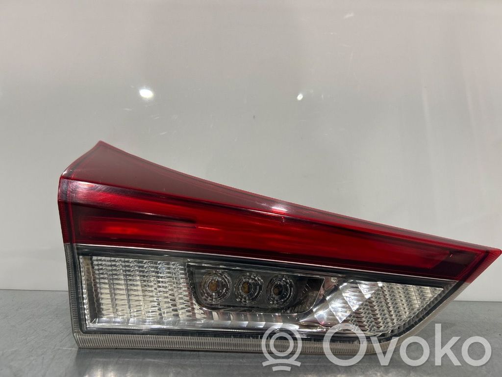 Toyota Auris E180 Lampa tylna 