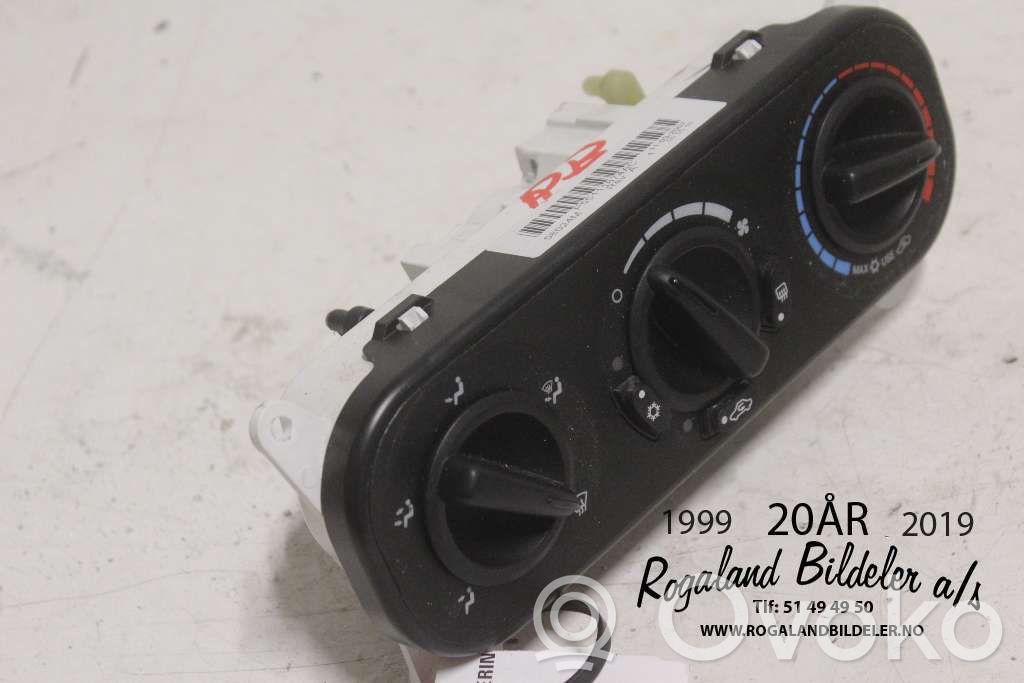 Dodge Caliber Climate control/heater control trim 