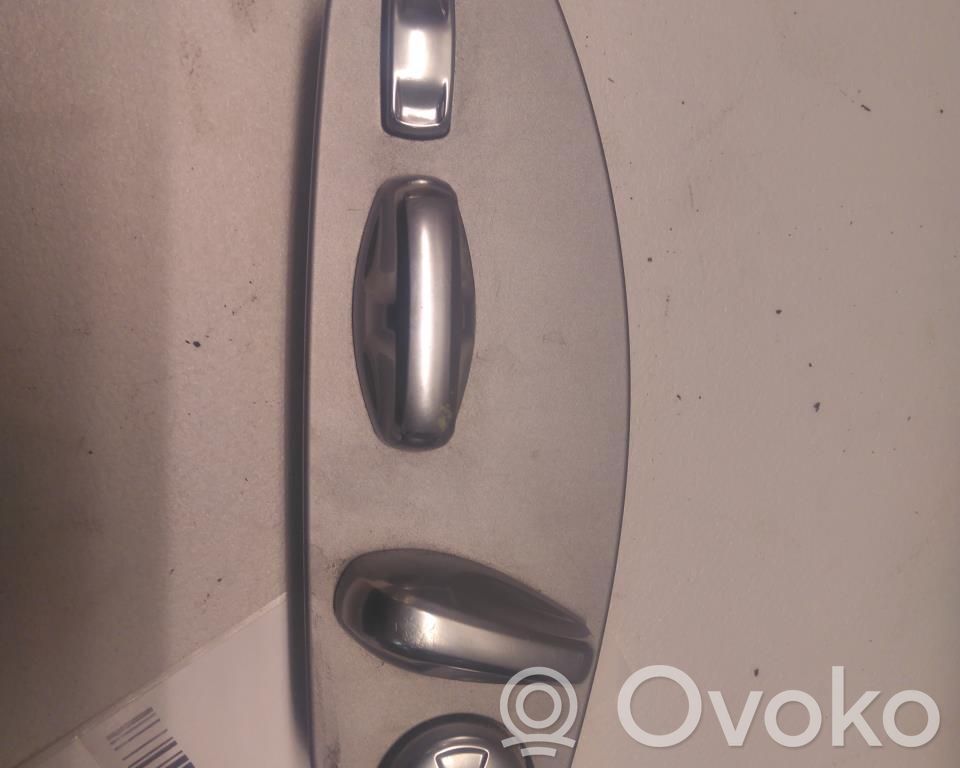 Porsche Cayenne (92A) Ramka przycisków otwierania szyby drzwi przednich 