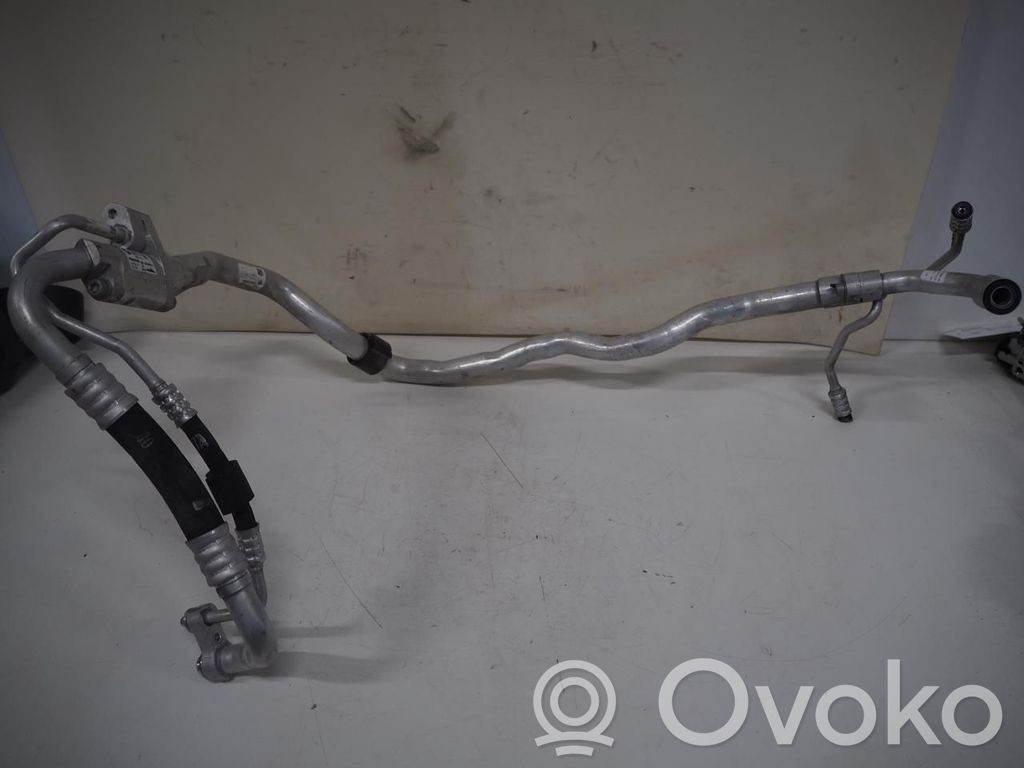 BMW iX Conductă/furtun aer condiționat (A/C) 
