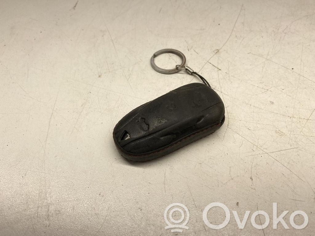 Tesla Model S Virta-avain/kortti 