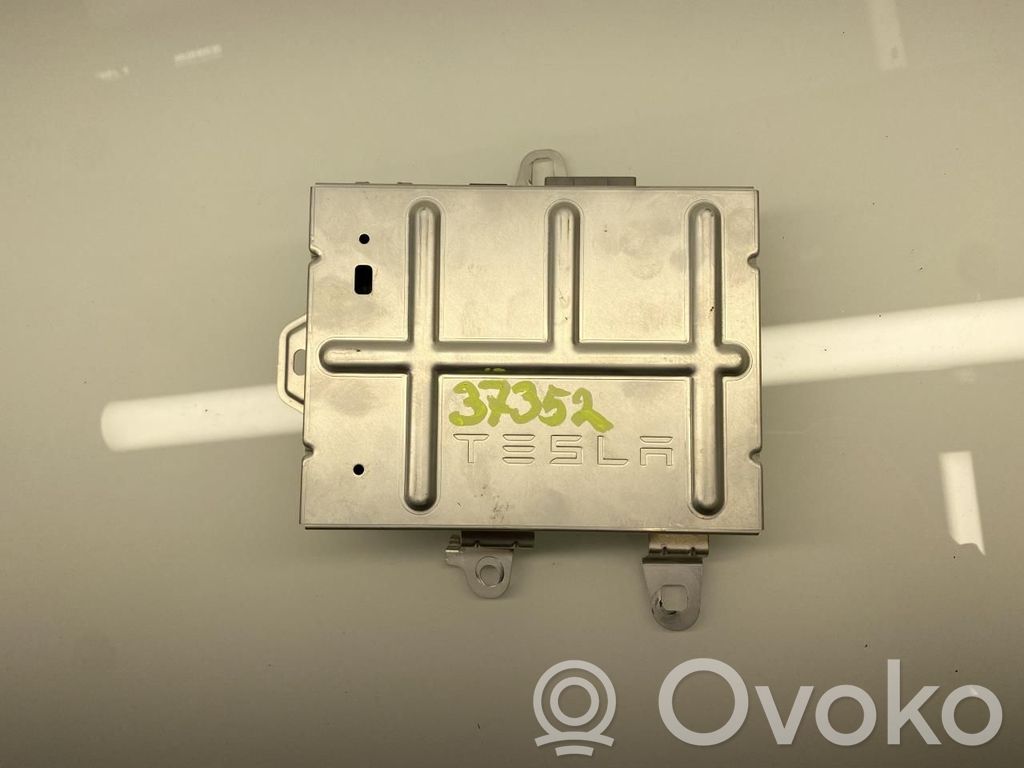 Tesla Model Y Garso stiprintuvas 