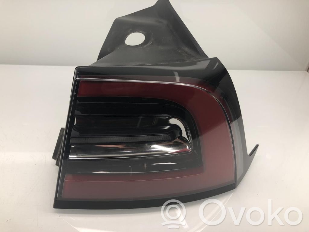 Tesla Model Y Takavalot 