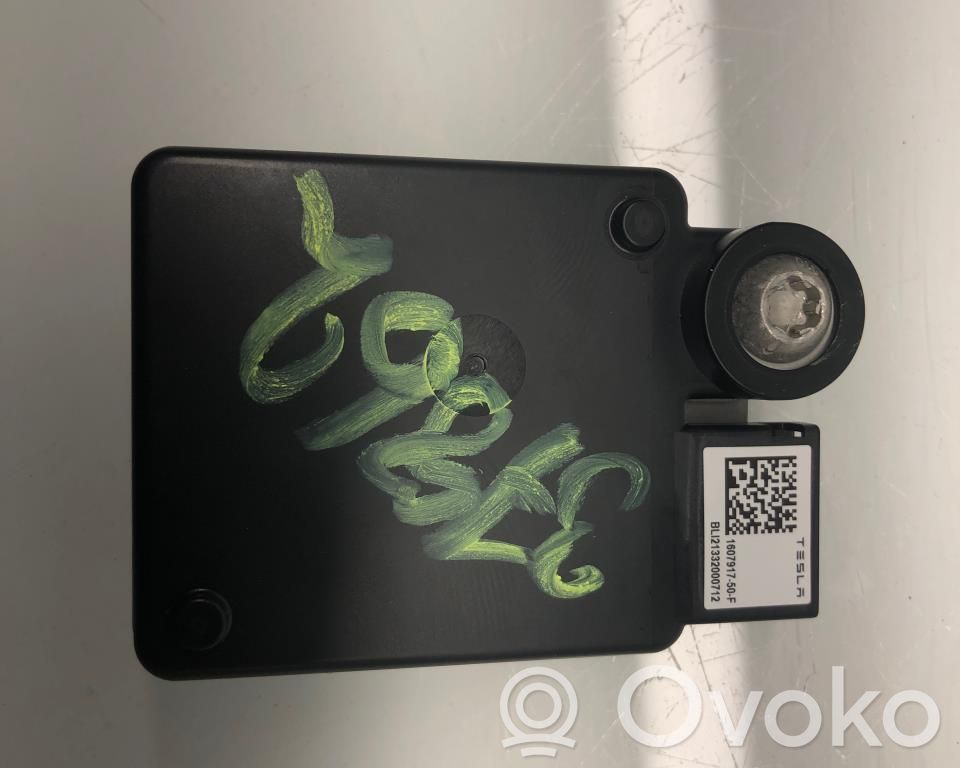Tesla Model Y Distronic sensor radar 