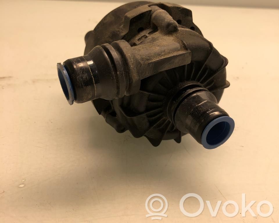 BMW iX Pompe de circulation d'eau 