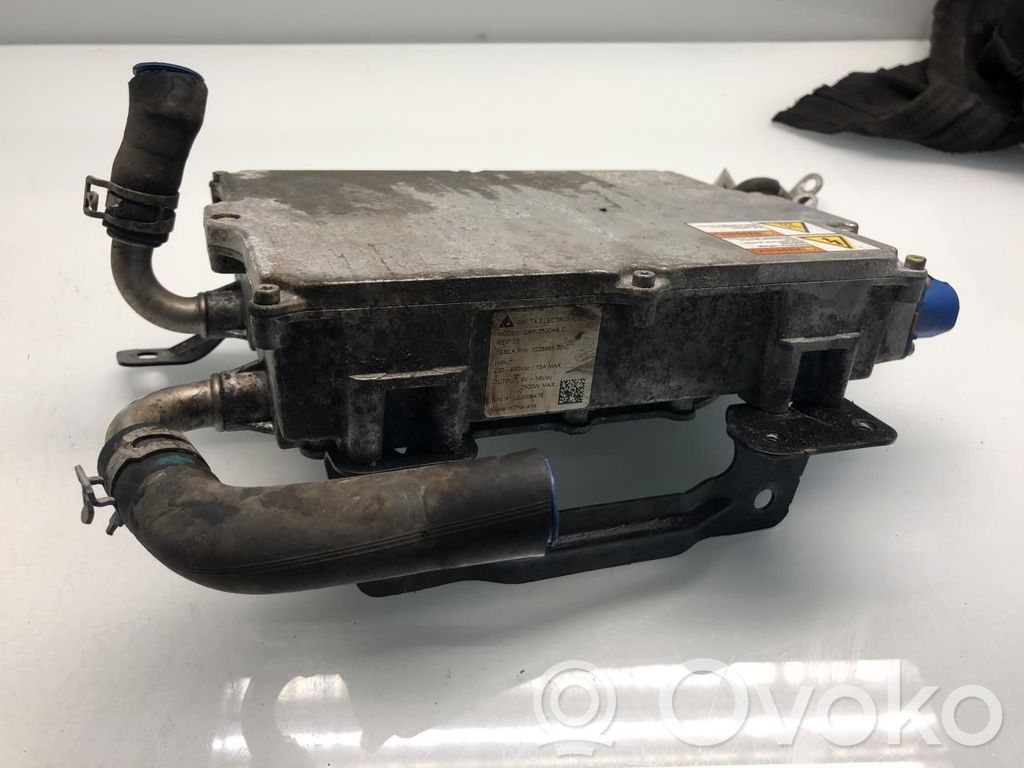 Inversor/convertidor de voltaje   102866500C,102866500C