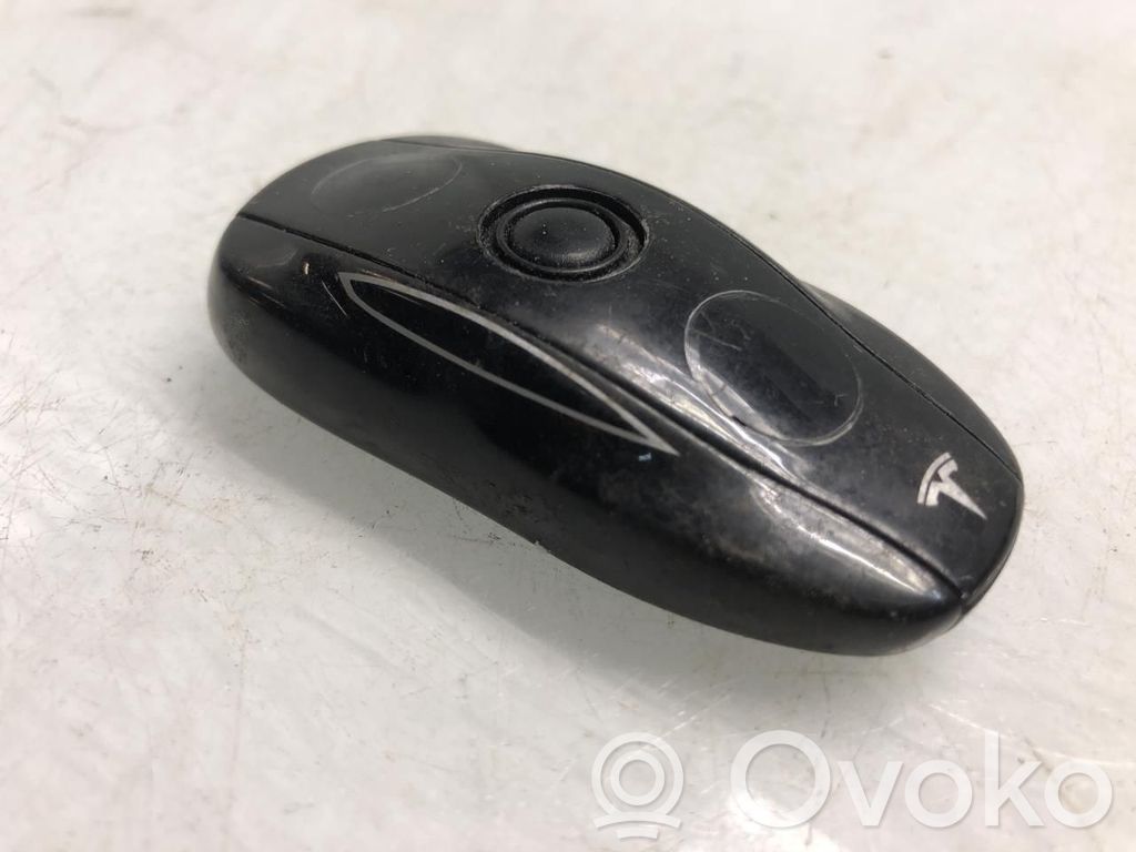 Tesla Model S Virta-avain/kortti 